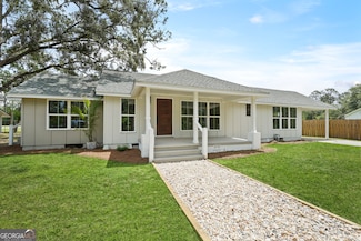 40 Circle Dr, Pembroke, GA 31321