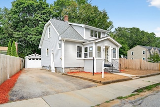 32 Glendale Ave, Uxbridge, MA 01569