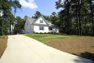 110 Callis Cir, West End, NC 27376