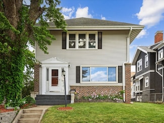 304 South St, Urbana, IA 52345