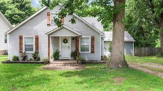 1067 W 3rd St, West Plains, MO 65775