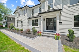 40 Sherbrooke Dr, Florham Park, NJ 07932