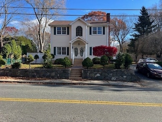 1657 Meridian St, Fall River, MA 02720