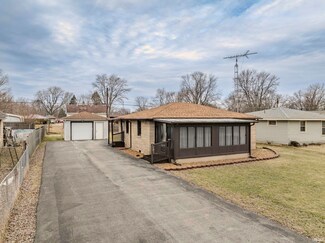 517 N Claypool Rd, Muncie, IN 47303