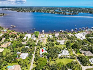 18140 Woodside Trail, Jupiter, FL 33458