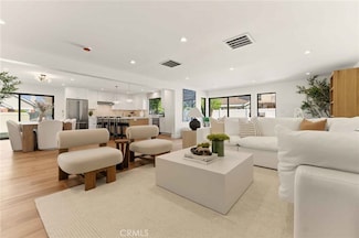 3424 Summerset Cir, Costa Mesa, CA 92626