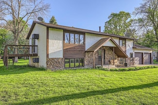 5931 Henry St, Maple Plain, MN 55359