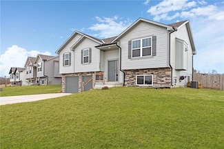 21008 E 8th St S, Independence, MO 64056