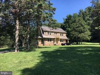 4087 White Horse Rd, Malvern, PA 19355