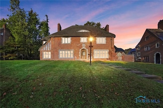 2041 Richmond Rd, Toledo, OH 43607