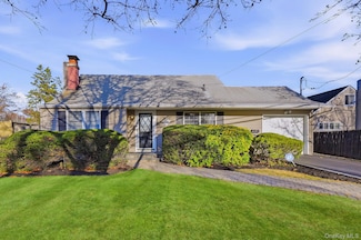 135 E 25th St, Huntington Station, NY 11746