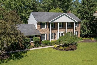 1022 Twisted Oak Ct, Algonquin, IL 60102