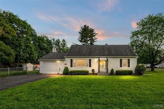 514 Locust Dr, Utica, NY 13502