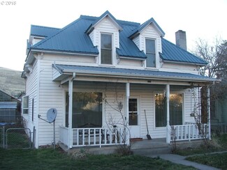 235 S Court St, Heppner, OR 97836