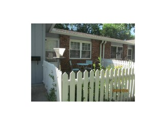 11321 W 77th Place, Overland Park, KS 66214