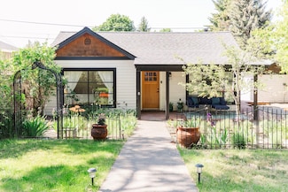 621 NW Delaware Ave, Bend, OR 97701