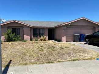 1013 E Jolson Ave, Fresno, CA 93706