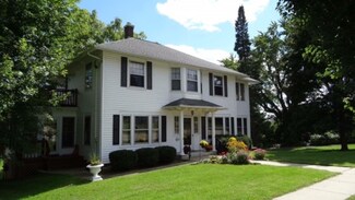 305 S Main St, Fall River, WI 53932