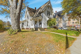 429 Pleasant St, Holyoke, MA 01040