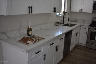 8068 Cetus Cir, Las Vegas, NV 89128