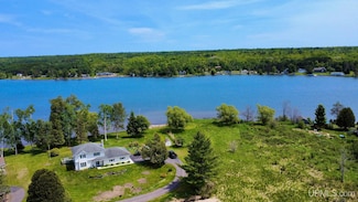 52950 Red Brick Rd, Houghton, MI 49931