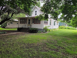 303 1st St NW, New Richland, MN 56072
