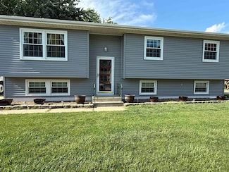 2304 3rd Ave NW, Waverly, IA 50677