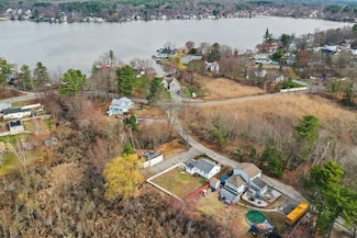 9 Oakridge Ave, Tyngsboro, MA 01879
