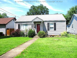 2504 Harrison Ave, Saint Albans, WV 25177