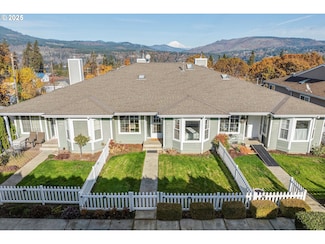 1826 Armadale Ave, Hood River, OR 97031