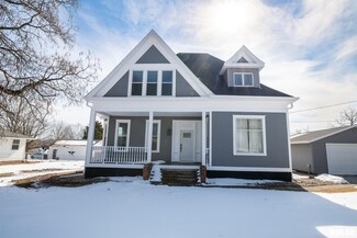 305 E Fast Ave, MacKinaw, IL 61755