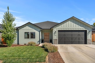 997 Arrowhead Trail, Eagle Point, OR 97524