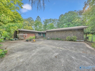 611 Tupelo Pike, Scottsboro, AL 35768
