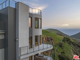 3004 Sequit Dr, Malibu, CA 90265
