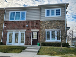 5643 Arbor Chase Dr, Ann Arbor, MI 48103