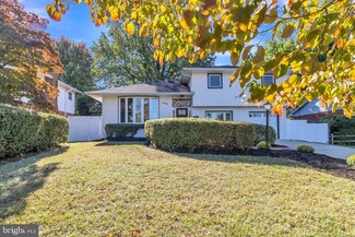 5900 Greentree Rd, Bethesda, MD 20817
