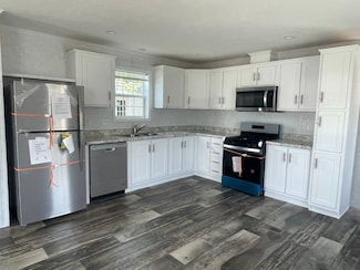 135 Barton Court Dr, Bartonsville, PA 18321