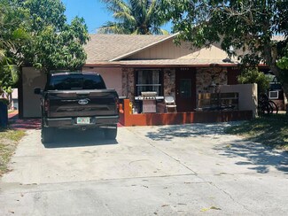 5045 SE Driftwood Ave, Stuart, FL 34997