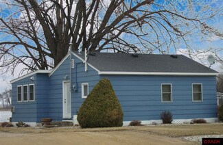 2612 Crystal Cove Rd, Madison Lake, MN 56063