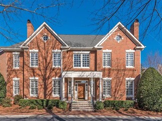 5000 Oxford Crescent Ct, Charlotte, NC 28226