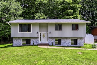 49 Raker Rd, Poughkeepsie, NY 12603