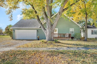 302 N Canal St, Newark, IL 60541