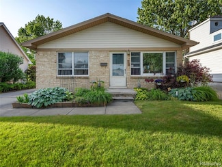 436 Orchard St, Wyandotte, MI 48192