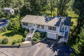 18 Russell Dr, North Kingstown, RI 02852