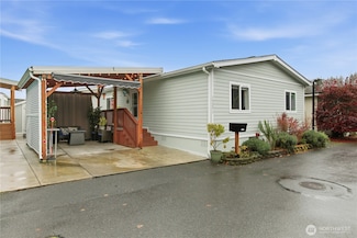 15271 Oak Dr, Renton, WA 98058