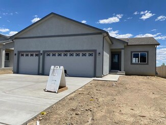5344 Gannet Ln, Pueblo, CO 81008