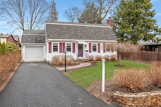 10 Leslie Rd, Framingham, MA 01702