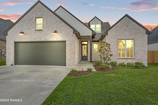 102 Queen Palm Cir, Broussard, LA 70518