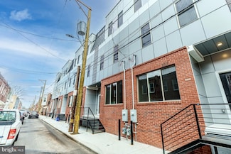 3221 Mercer St, Philadelphia, PA 19134
