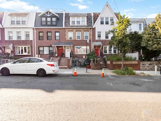 20-68 33rd St, Queens, NY 11105